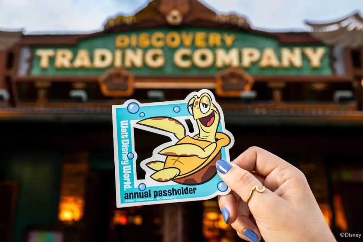 Walt Disney World Passholder Magnet 2025 Crush