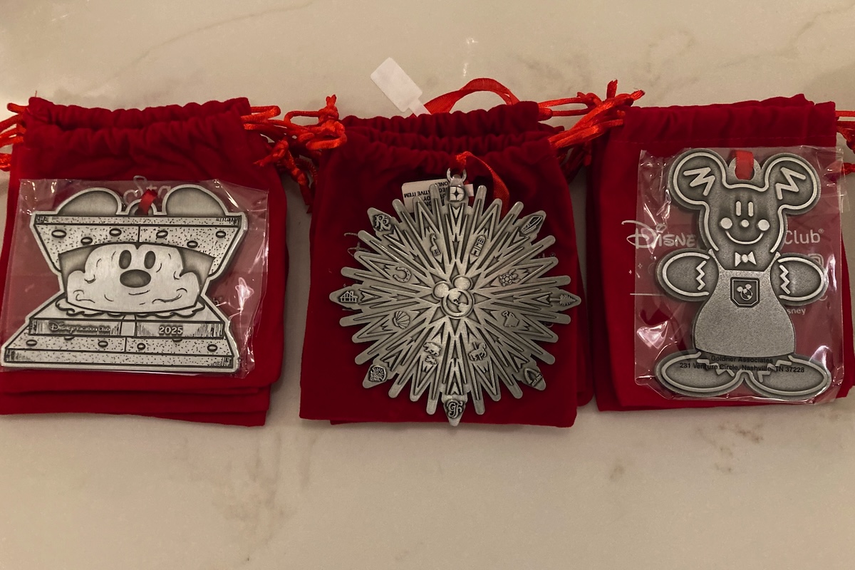 Disney Vacation Club Ornament 2025a